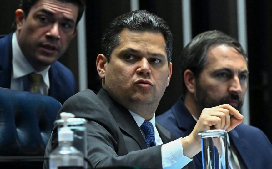 Alcolumbre usa PEC da Jornada 6×1 para impor xeque-mate em Lula no Senado