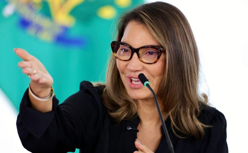 Janja homenageia Marisa Letícia após dizer que Brasil nunca teve primeira-dama que trabalhasse