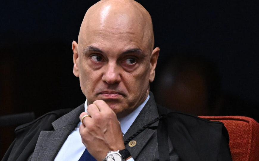 Moraes e Zanin voltam a confrontar Mendonça em guerra de ofícios no STF