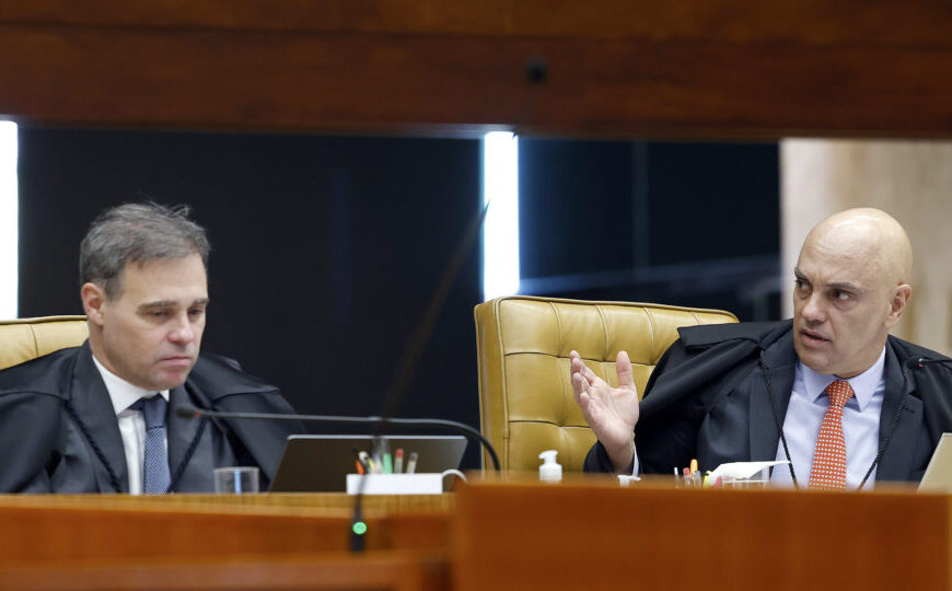 Moraes deflagra guerra no STF ao acusar Mendonça no inquérito das fake news