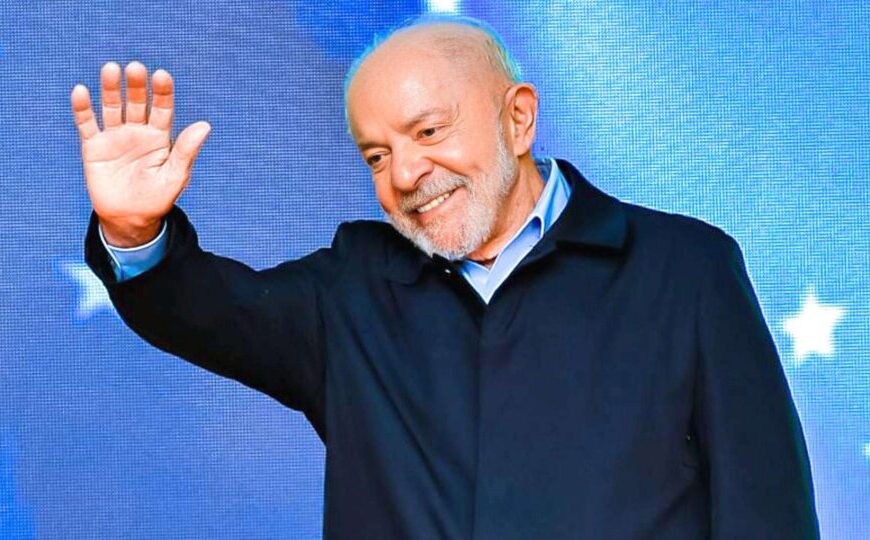 Benesses em ano eleitoral: Lula pode aumentar Bolsa Família perto da eleição?