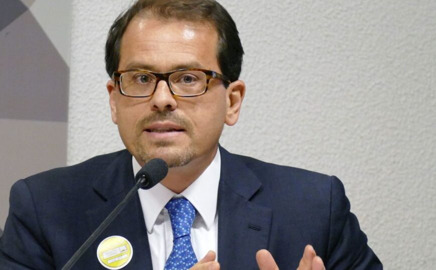 Ministro que suspendeu campanha de Deltan é o mesmo que recuperou a de Garotinho
