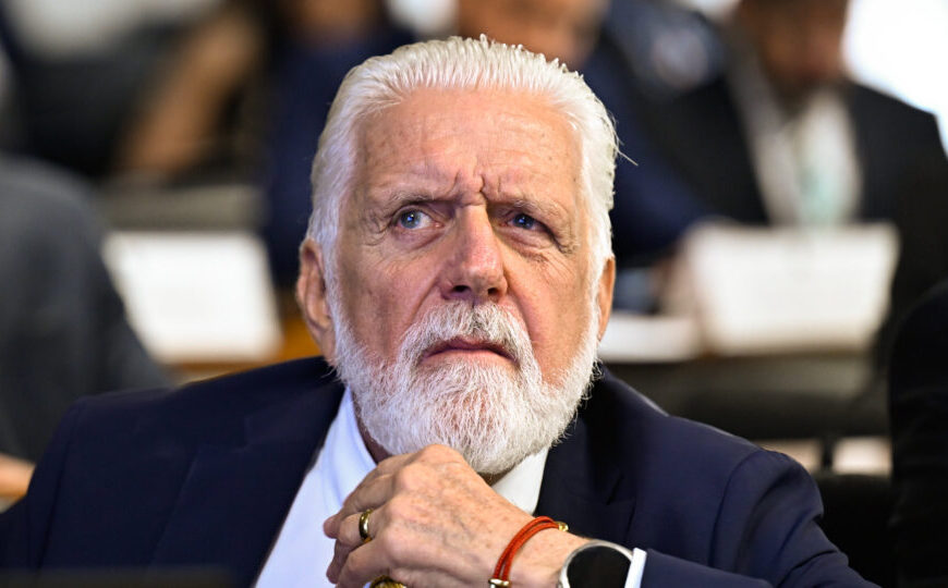 Polícia Federal aponta indícios de corrupção entre Jaques Wagner e Banco Master