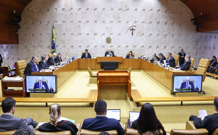 Ministro Edson Fachin avoca petições sobre Alexandre de Moraes e Banco Master