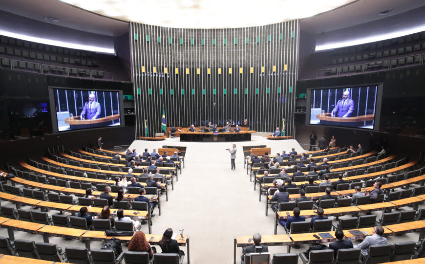 Nova bancada do PL deixa Hugo Motta com dias contados na presidência da Câmara
