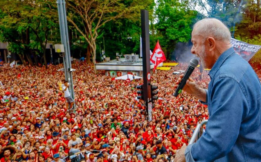 TSE manda Flávio remover vídeo que associa ato pró-Lula a uso de droga no Chile