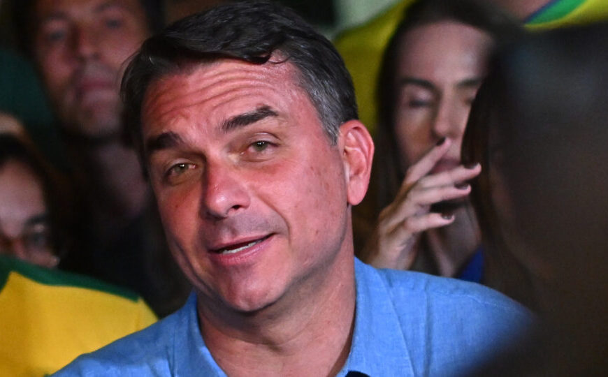Flávio ironiza guinada da campanha de Lula sobre redução da maioridade penal