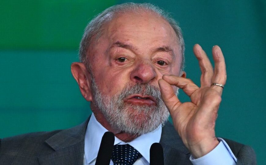 Lula busca se mostrar isento dos próprios erros e renovado pela promessa de reparações