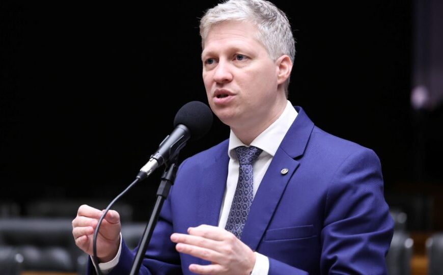 Van Hattem diz a Gilmar que pedirá seu impeachment no Senado em 2027